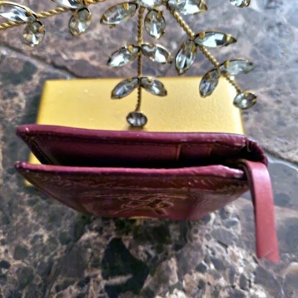 Yves Saint Laurent San Lorenzo Burgundy Patent Leather small  Bifold Wallet - Picture 10 of 11